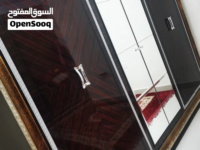 خزانة ملابس 6 ابواب بحاله جيدة