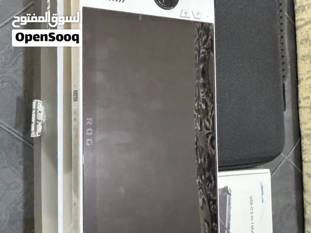 Asus Rog Ally Z1 extreme مع Docking Station