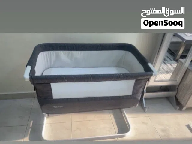 سرير أطفال بحاله جيدة