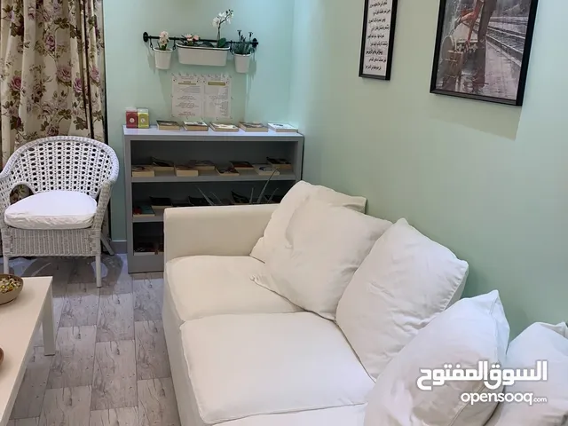 البيع أدوات صالون نسائي بحاله جديده جدا