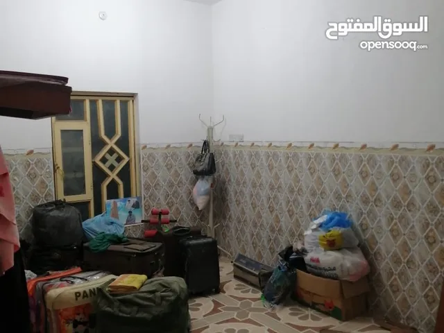 200m2 5 Bedrooms Townhouse for Sale in Basra Abu Al-Khaseeb
