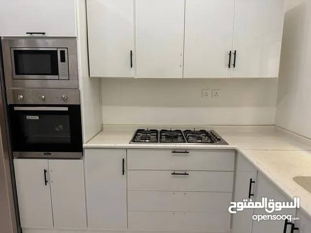 فني تركيب وفك مطابخ تفصيل وجاهز