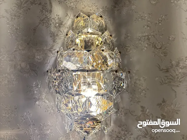 طقم ثريات كريستال للبيع وحالتها جديده