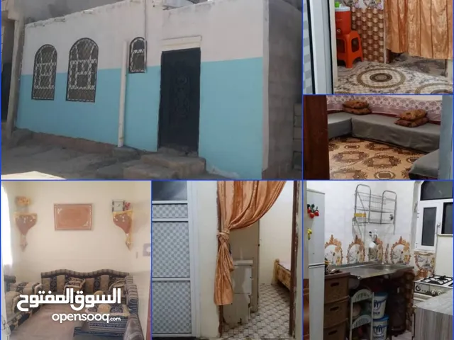 بيت شعبي مع الحوش عرطه للبيع في المطار نقطة الجمارك بعد الوايتات