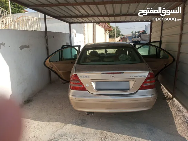 مرسيدس c200 2001