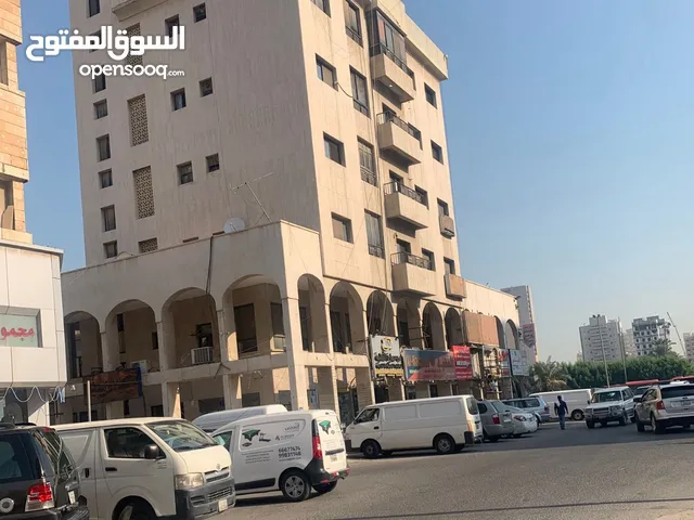 للايجار مكاتب ومحلات تجارية في مجمع تجاري في حولي شارع تونس