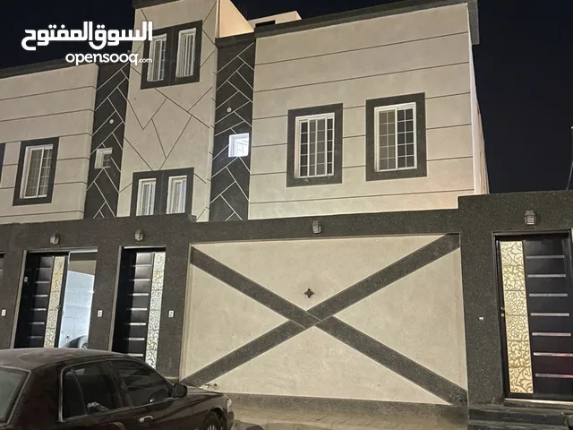 300 m2 4 Bedrooms Villa for Rent in Tabuk Al safa