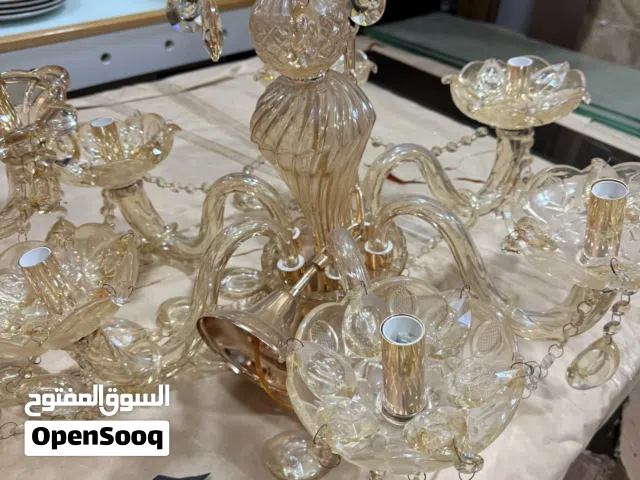 ثريات بسعر حرق