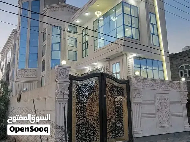 200 m2 More than 6 bedrooms Villa for Sale in Sana'a Ar Rawdah