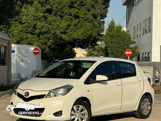 Toyota Yaris 2012 hatchback