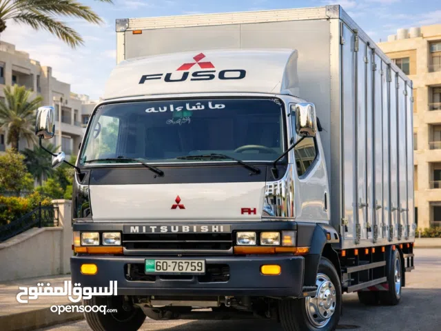 ميتسوبيشي فوسو FH موديل 2015 وارد الشركة عداد قليل 160 الف كم بحالة الوكالة مالك واحد