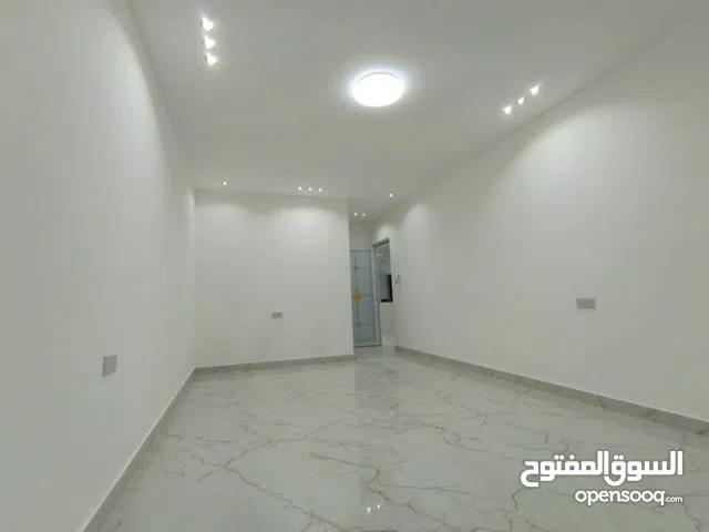 شقة للإيجار في ابوظبي مدينة الرياض بمساحة كبيرة وتصميم عصري تشطيب فاخر سوبر لوكس