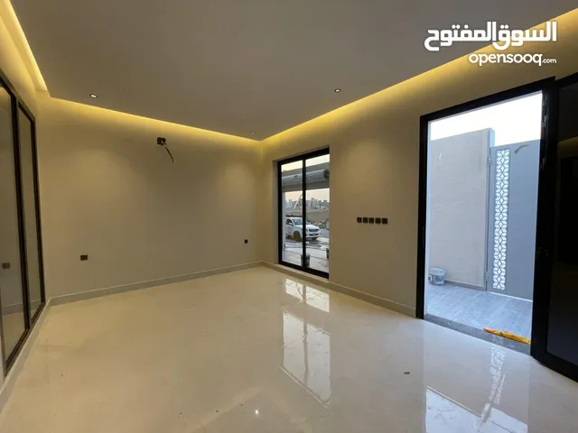 250 m2 5 Bedrooms Apartments for Sale in Tabuk Al Bawadi