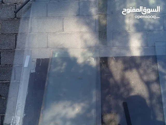 واجهت محل زجاج