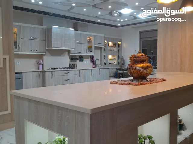 600 m2 More than 6 bedrooms Villa for Sale in Irbid Aydoun