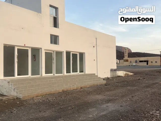 محلات للإيجار مقابل جامع المصطفى ( المركاض)  مباشره