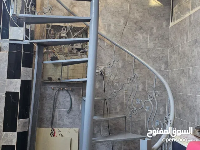 درج حديد نظيف