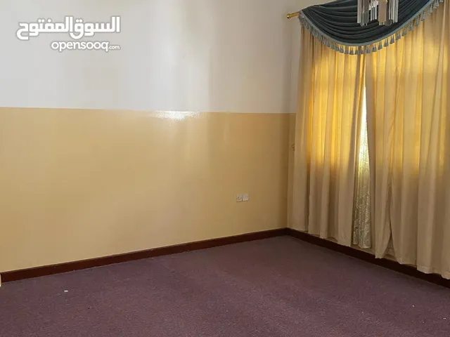 200 m2 3 Bedrooms Apartments for Rent in Muscat Azaiba