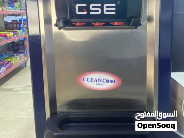 مكينة ايسكريم نظيف ومستعمل فتره بسيطه ب حالت وكالة