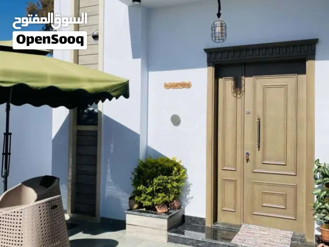 225 m2 5 Bedrooms Townhouse for Rent in Tripoli Ain Zara