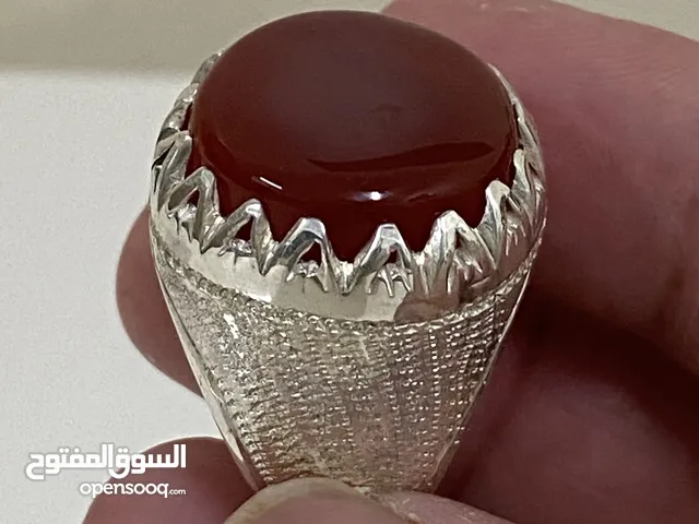 خاتم شبابي عقيق كبدي لون فاتح مدور صافي