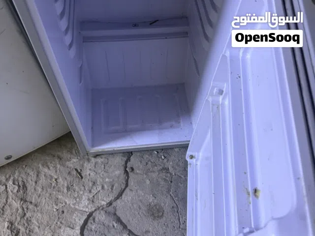 ثلاجة مكتبية