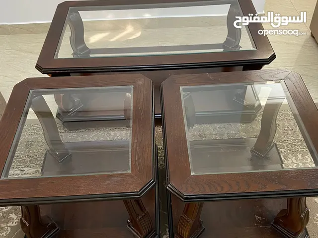 بيع طاولة وسطية بحالة جيدة