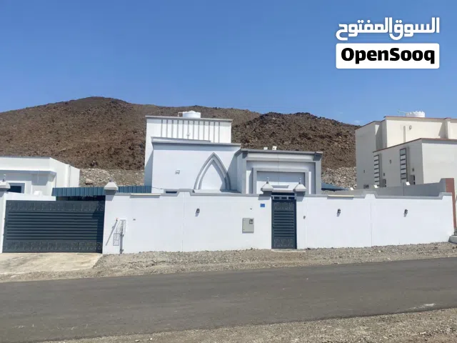200 m2 3 Bedrooms Townhouse for Rent in Muscat Ansab