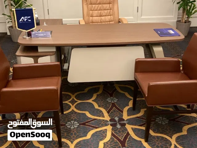مكتب 160سم مودرن  استعمال خفيف بدون الكراسي مودرن
