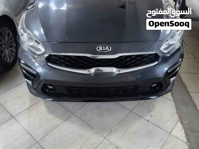 كيا فورتي 2020 محرك 20 العادي ماشيا 140الف  كملياتها فل ناقصه بصمه وجلد فئة S يقولولها