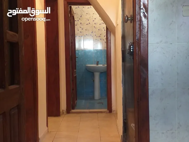 60 m2 2 Bedrooms Townhouse for Rent in Tripoli Abu Sittah