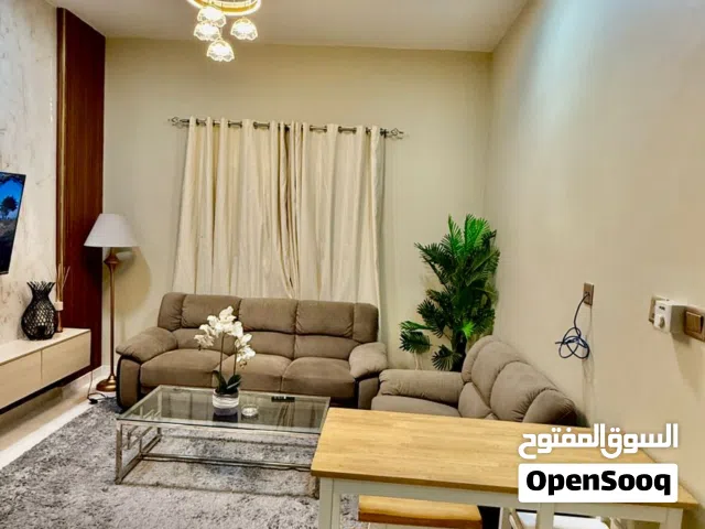 Modern 1BR Flat شقة راقية بغرفة نوم واحدة في وسط المنطقة التجارية