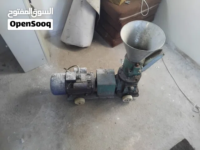 مكبس أعلاف صغير (منزلي/مزارع صغيرة) بحالة ممتازة للبيع