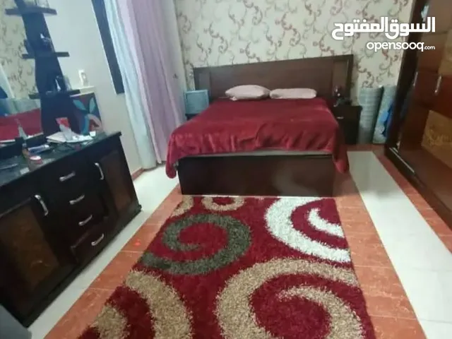 غرفة نوم كامله كالجديدة