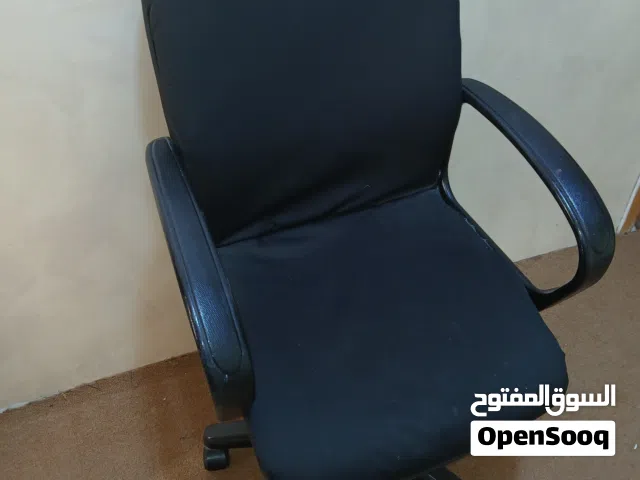 كرسي مكتب دوار ولا ناقصه إشي