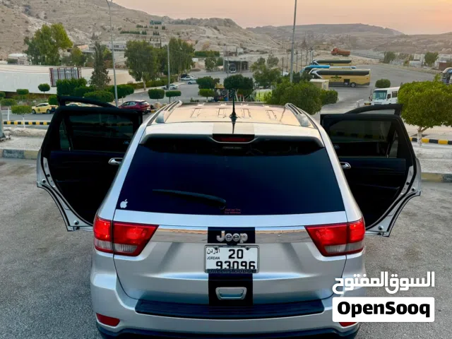 2011 جيب جراند شيروكى Laredo
