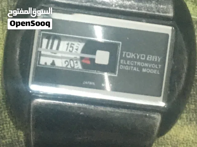 ساعة مميزة عام 1970. طراز الساعات القديم