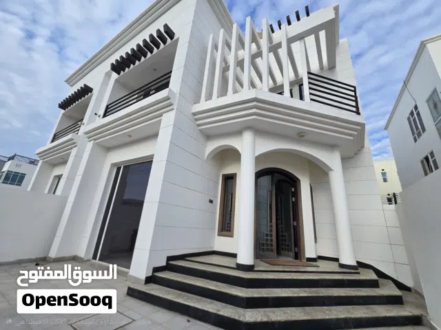 350 m2 4 Bedrooms Villa for Rent in Muscat Al Mawaleh