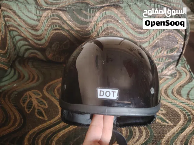 خوذة دراجة نارية بحالة الجديد