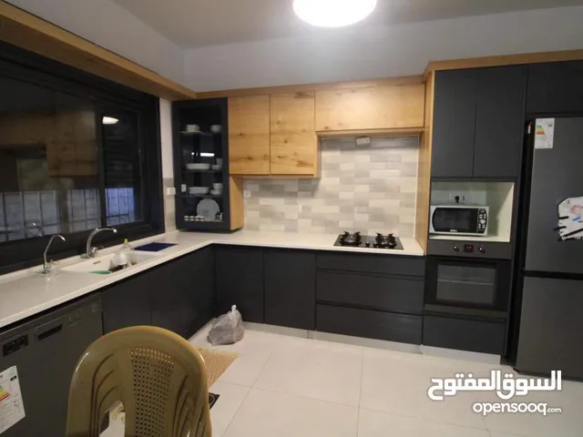 200 m2 3 Bedrooms Apartments for Sale in Ramallah and Al-Bireh Ein Musbah
