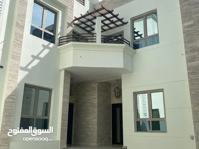300 m2 3 Bedrooms Villa for Rent in Muscat Al-Hail