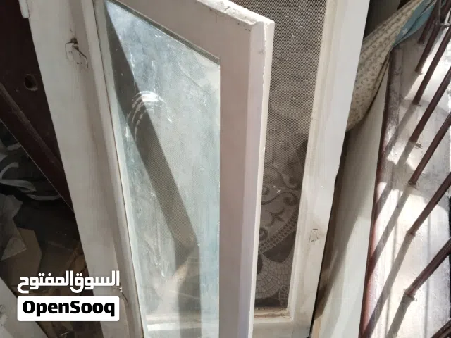 شباك زجاج بالسلك بدون حلق