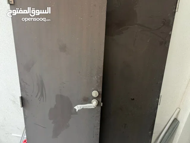 باب خشب جديد