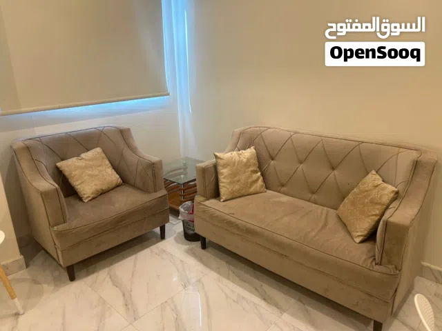 طقم كنب اربعه قطعه كما موضح بالصوره ملحوظه : الكنب تم الشراء حاله جديده ( استخدام شخصي