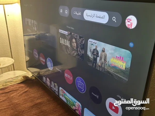 شاشه TCL شبه جديده بالكرتون