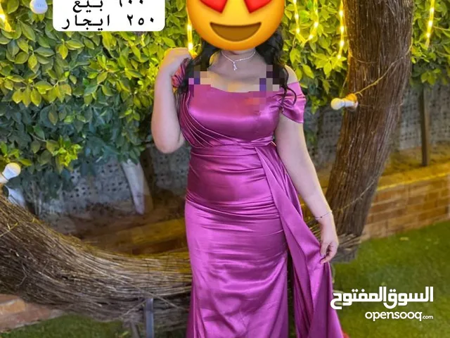 فساتين سواريه للبيع او الايجار بحاله جيدة جدا
