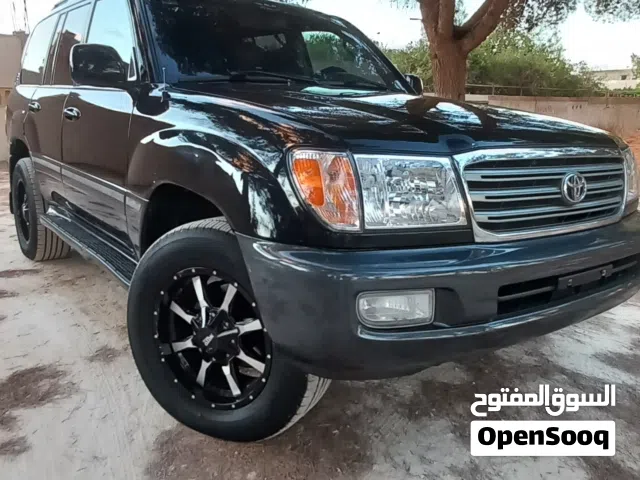 تايوتا لبوه 2004