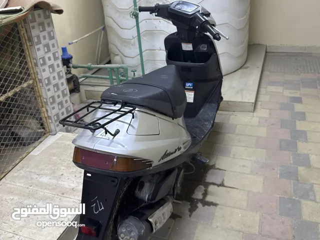 100cc اصليه ممتازه وشغاله عليها قومه قويه تشتغل هندل وسلف أمورها فوق الممتاز ماتشكي من شي الحمدالله