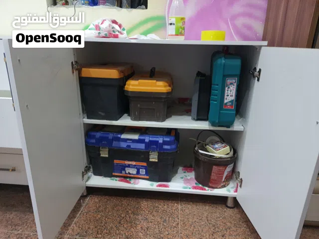 ميز كبير NDF جديد ليس مستعمل قوي جدا بأمكانك تخلي بي غراض كثيره ويصلح أيضا في المطبخ كلش حلو