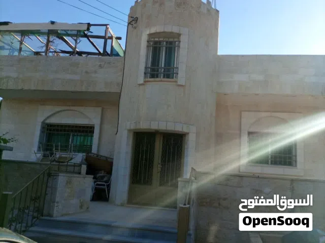 180 m2 3 Bedrooms Townhouse for Sale in Amman Naour